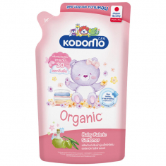 Смягчитель для ткани LION Kodomo Newborn для детских вещей с оливковым маслом запаска 550мл